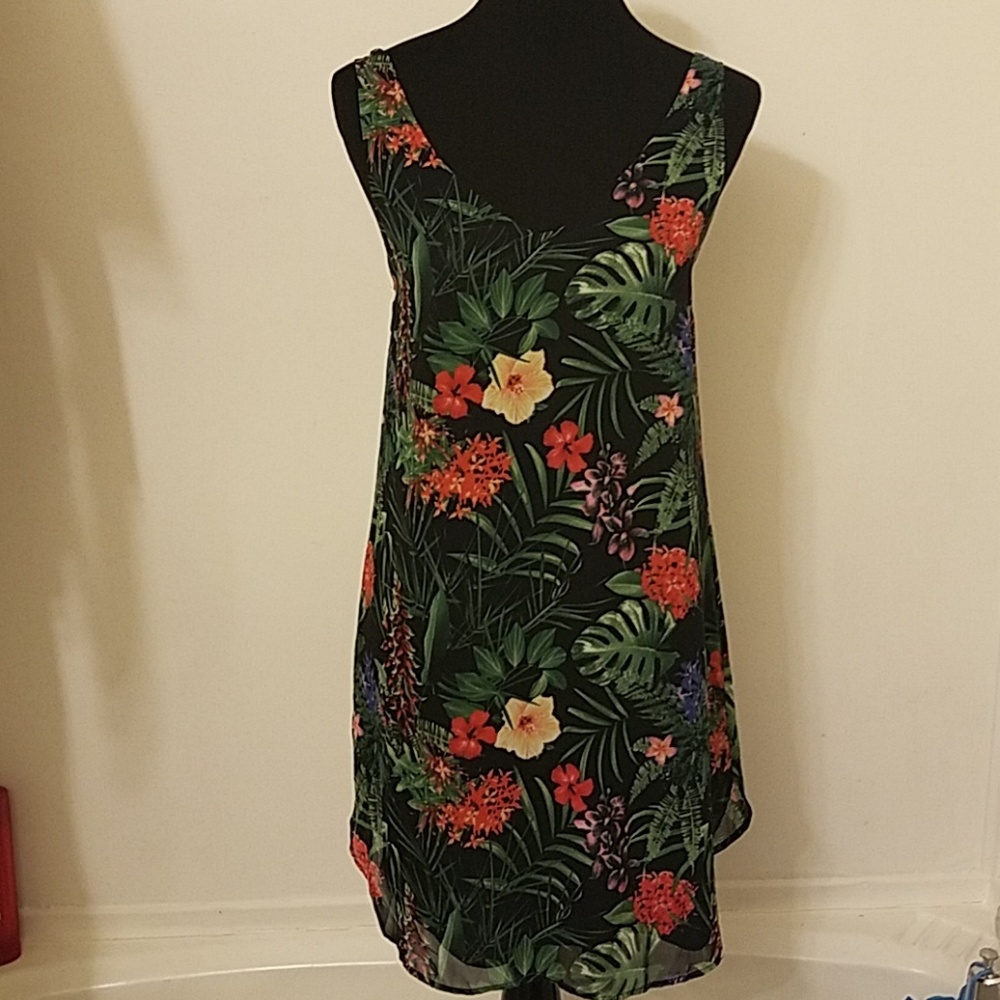 Sz M floral an greenery in bright colors Free Ship